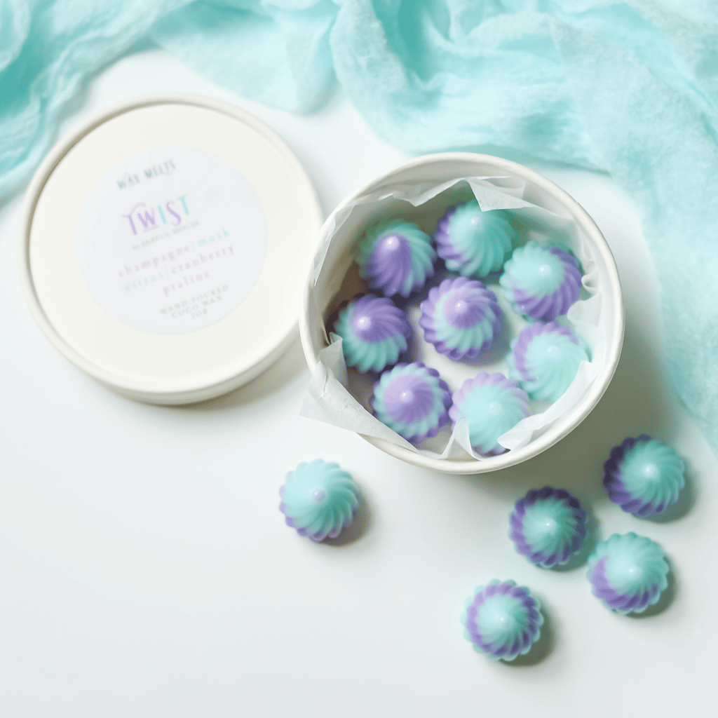 Twist Coconut Wax Melts - Kiss Shaped (2 oz Kraft Cup) – Aqua & Lilac