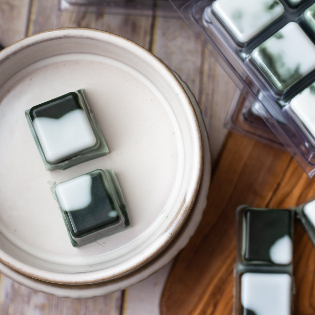 Halloween Wax Melts Clamshell Enchanted Forest - Green & White 3 oz