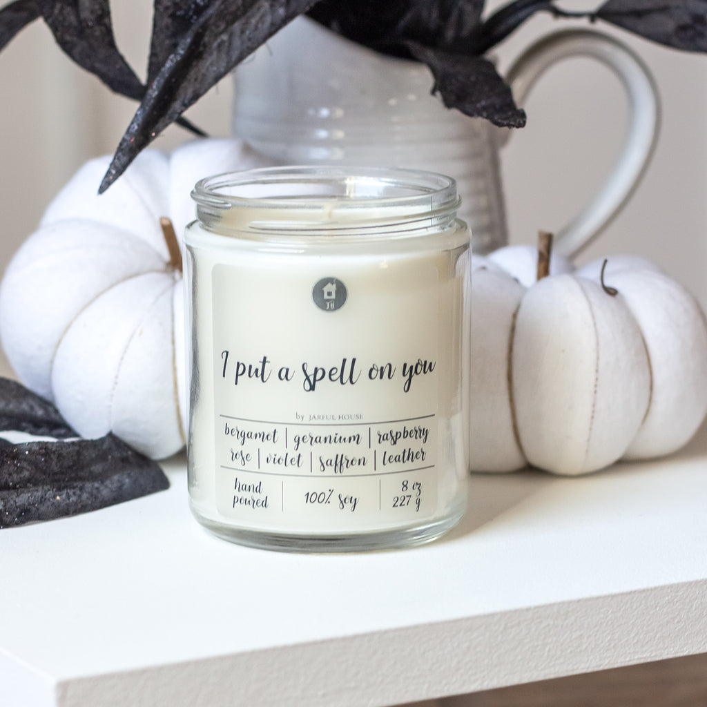 Halloween Candle I put a spell on you - 8 oz | Bergamot + Geranium + Rose + Violet + Raspberry + Saffron + Leather +Vetiver